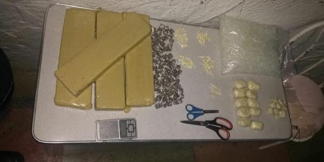Grávida de nove meses após ser presa com barras de maconha e cocaína entra em trabalho de parto na Delegacia de Plantão