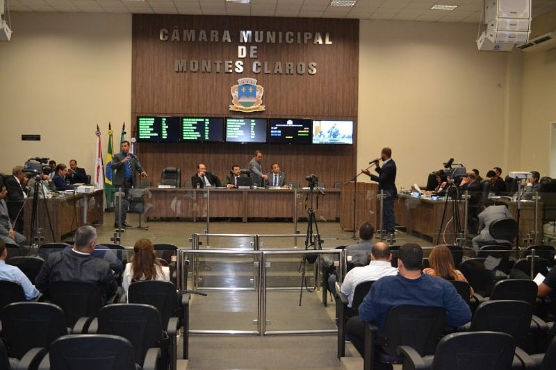Câmara Municipal de Moc pede mais rigor quanto à fiscalização da poluição sonora e ambulantes no Centro