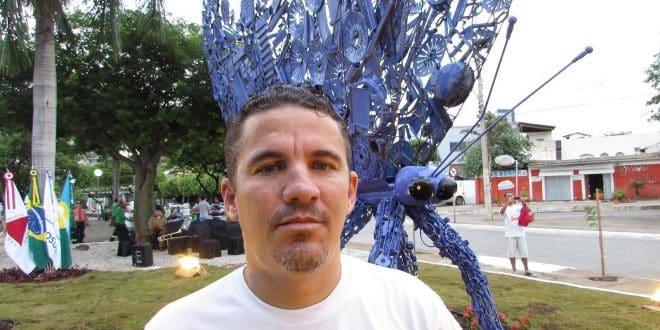 em homenagem à atendente de enfermagem Antônia Colares, a popular Tonha da Santa Casa, bem como o seu jardim, foram custeados pelo grupo Maísa, que também custeará os salários para o morador de rua Marcos Antônio de Jesus, durante os próximos 12 meses, através de uma compensação ambiental.