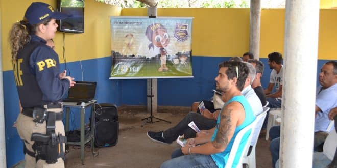 PRF promove blitz de conscientização no Dia Nacional de Combate ao Câncer Infantojuvenil em apoio à Fundação Sara