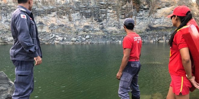 Morrem afogados dois jovens na Lagoa Só Britas no Bairro Vila Oliveira em Montes Claros - Fotos: CBMMG / Divulgação