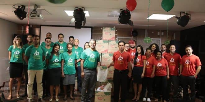 Funcionários, pastores e administradores da Igreja Adventista do 7º Dia mobilizados para o Mutirão de Natal