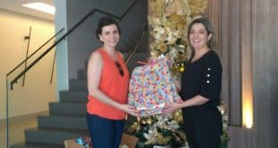 Dubai Suítes doa brinquedos para Campanha de Natal na Vila Castelo Branco