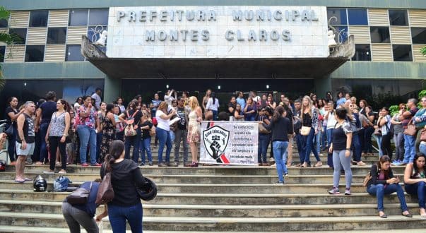 Montes Claros Manifestação de Professoras- Salário Atrasado 