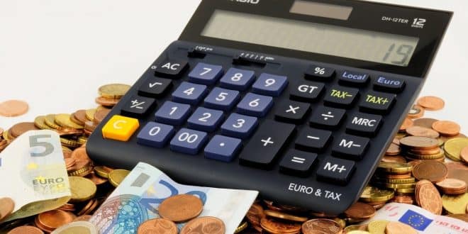 Como escolher entre renda fixa, variável e moedas digitais