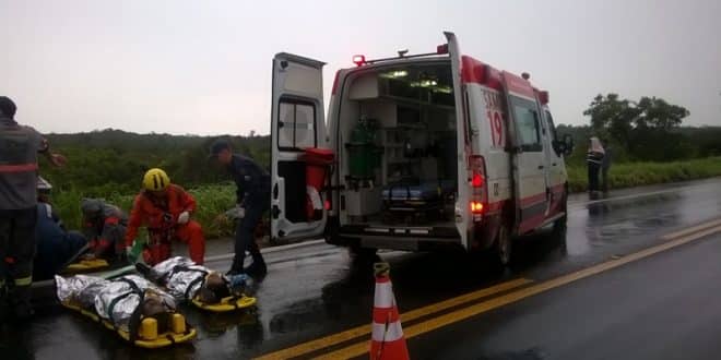 Acidente envolvendo três veículos deixa 19 pessoas feridas no Norte de Minas Gerais