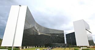Os servidores do Estado receberam o décimo terceiro salário de 2017 em quatro parcelas