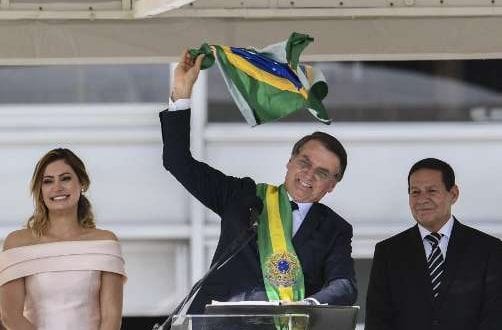 Bolsonaro - Brasil se liberta do socialismo e do politicamente correto