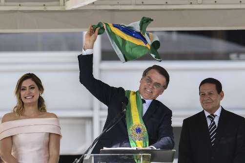Bolsonaro - Brasil se liberta do socialismo e do politicamente correto