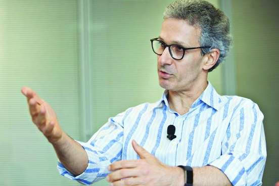 Romeu Zema anunciou nesta segunda-feira a forma como será pago o 13º salário