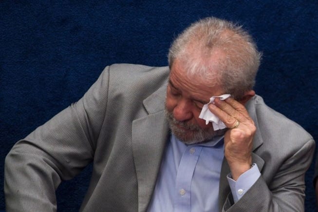 Na ditadura, quando esteve preso após liderar uma greve, Lula teve o direito de sair da prisão para ir ao velório de sua mãe, em 1980