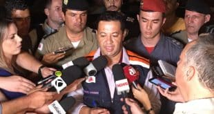 Defesa Civil, Polícia Militar e Corpo de Bombeiros concederam entrevista na noite deste domingo (27)