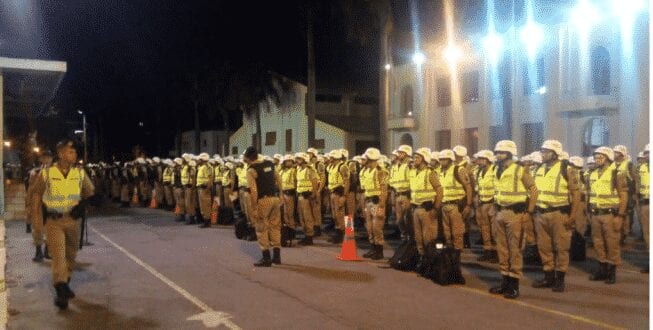 Policiais deixaram o batalhão durante a madrugada para seguir para Brumadinho