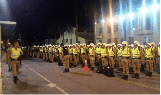 Policiais deixaram o batalhão durante a madrugada para seguir para Brumadinho