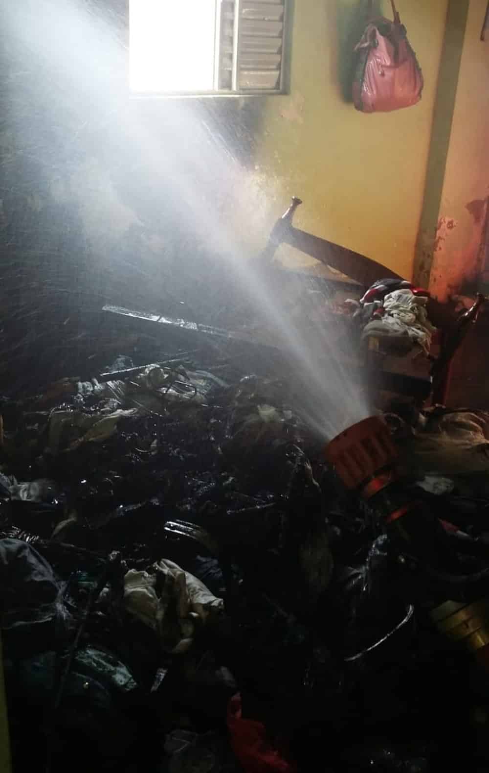 Mulher pega fogo quarto tentando espantar mosquito no Norte de Minas