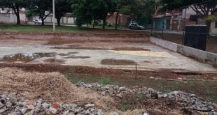 Montes Claros - Quadra esportiva tem obras paralisadas