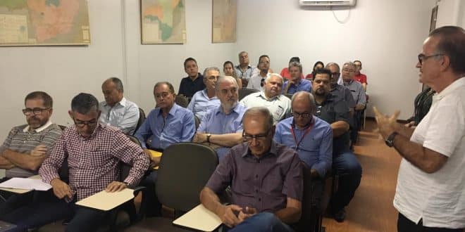 Norte de Minas - Adenor reúne lideranças para compor planejamento integrado