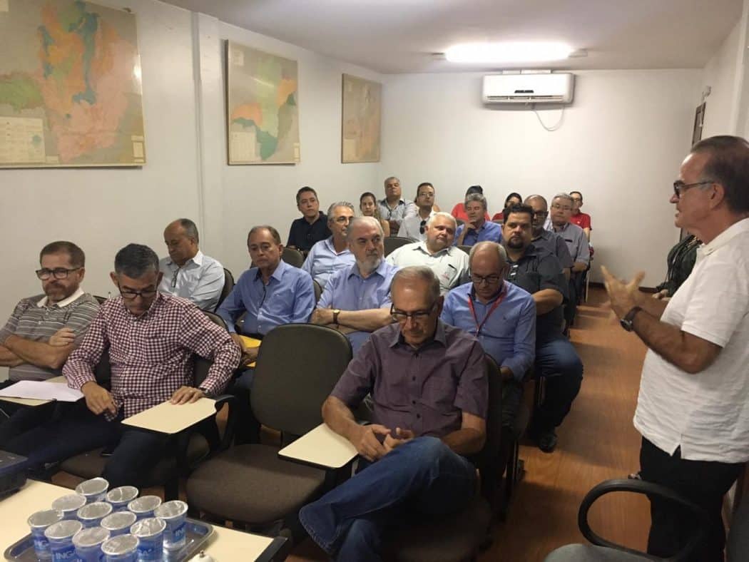 Norte de Minas - Adenor reúne lideranças para compor planejamento integrado