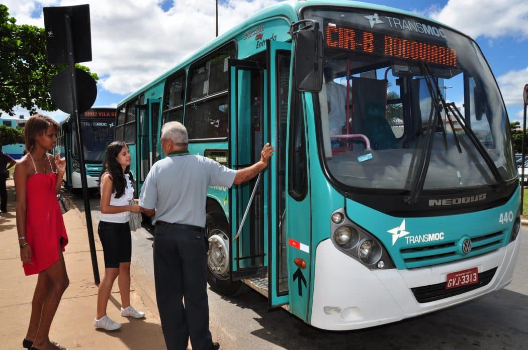 Montes Claros - Recadastramento do Meio Passe Estudantil já pode ser feito na Praça de Esportes