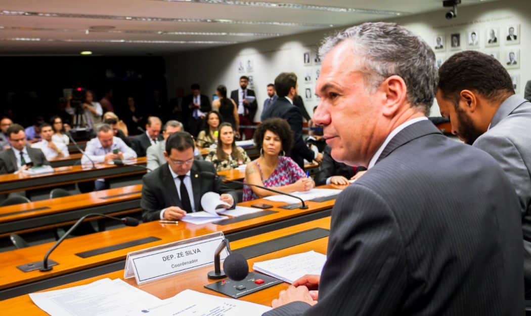 Coordenador da comissão, deputado Zé Silva