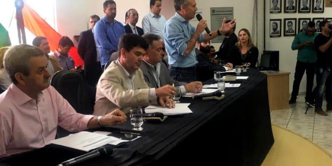 Os parlamentares ouviram os relatos e sugestões dos moradores, movimentos sociais, comandantes das equipes de resgate e autoridades locais, e elaboram a “Carta de Brumadinho”, que será apresentada na próxima semana na Câmara dos Deputados.