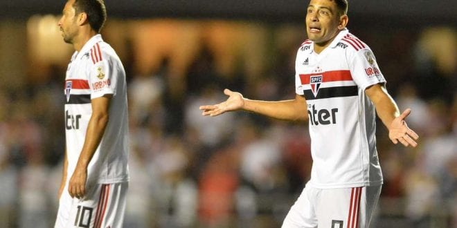Diego Souza, do São Paulo, na partida contra o Talleres, da Argentina, válida pelo jogo de volta da segunda fase preliminar da Copa Libertadores 2019, realizada no Estádio do Morumbi, na capital paulista, na noite desta quarta-feira (13).