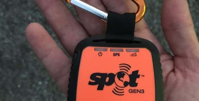 O equipamento permite a localização em tempo real de cada bombeiro, que pode solicitar apoio e socorro