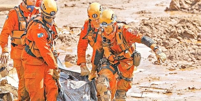 Tragédia de Brumadinho - Buscas continuam: quase 400 homens estão empenhados nos trabalhos em Brumadinho