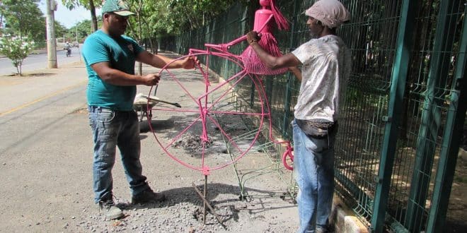 Montes Claros - Prefeitura instala bicicletários nos parques Sagarana e Milton Prates