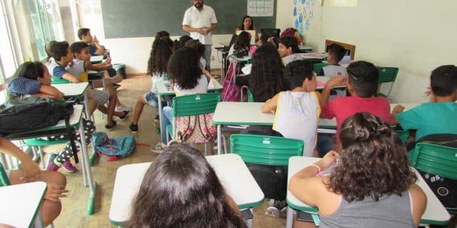 Montes Claros - Oficina beneficia alunos da Escola Municipal Sônia Quadros