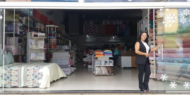 Eronides Ferreira de Oliveira Araújo - ou “Nidinha” como é conhecida a próspera microempresária do setor de vendas de tecidos de Salinas, no Norte de Minas