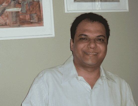 professor Antônio Wagner expõe seus poemas no Painel Permanente de Poesia Juca Silva Neto,