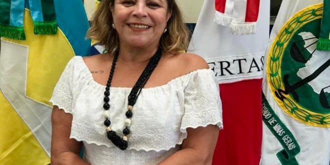 Ativista na luta pelos direitos das mulheres e coordenadora da Defensoria Pública da Mulher em Montes Claros, Maíza Rodrigues tem uma extensa história na luta em busca de direitos iguais entre homens e mulheres. “Vou continuar lutando e combatendo incansavelmente pela defesa das mulheres em situação de violência”, destaca.