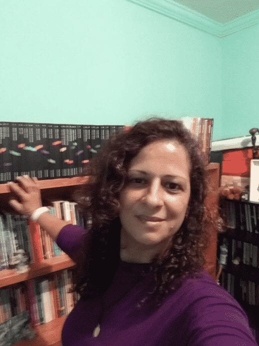 Montes Claros - Trabalhos da escritora Marli Fróes são expostos no Painel Permanente de Poesia Juca Silva Neto