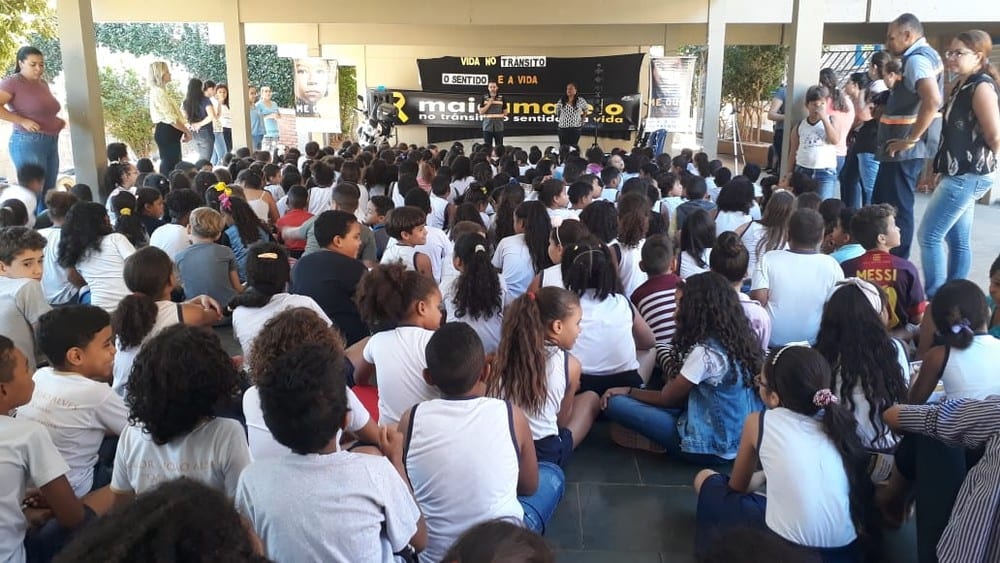 'Maio Amarelo' desenvolve ações em escola estadual de Montes Claros na manhã desta sexta (10) — Foto: MC Trans/ Divulgação