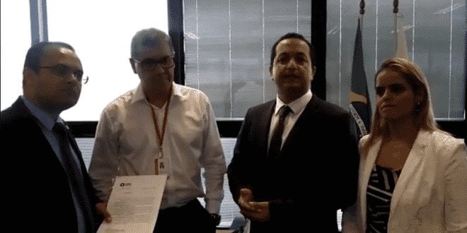 Marcelo Félix, Prefeito de Januária vai até secretário de estado da saúde e solicita repasse de verbas em atraso e incentivos para cidade.