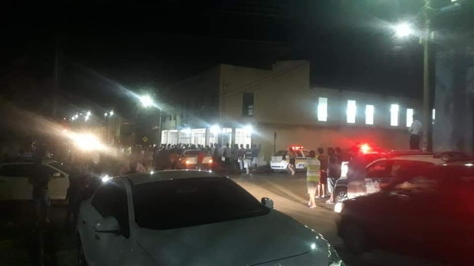 MG - Homem invade igreja evangélica atirando e deixa mortos e feridos em Minas Gerais