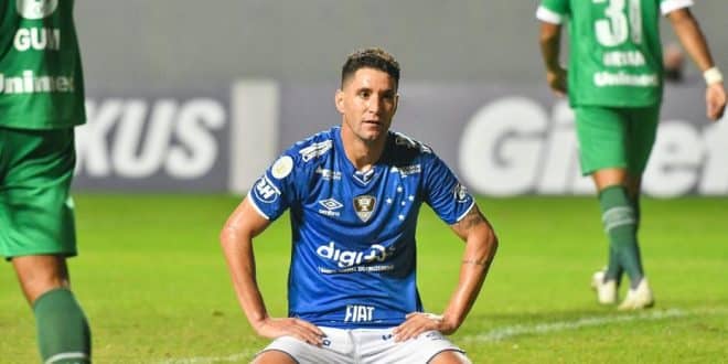 Thiago Neves faz golaço mas Cruzeiro perde mais uma conta a Chapecoense