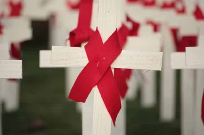 Saúde - Tempo de vida de pessoas com HIV mais que dobra no Brasil