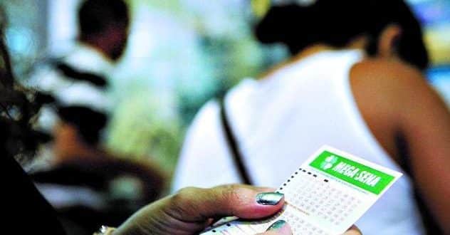 Vencedor da Mega Sena retira prêmio no valor R$ 289,4 milhões na Caixa