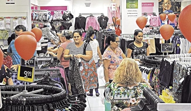 Montes Claros - Lojistas esperam aumento de até 4% nas vendas para o Dia das Mães em Montes Claros