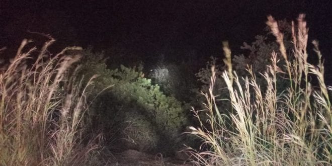 Norte de Minas - Carro sai da pista, capota é deixa duas pessoas feridas em Grão Mogol