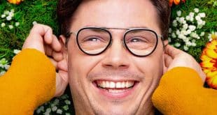 Ryan O'Connell é o protagonista, criador e roteirista de 'Special'