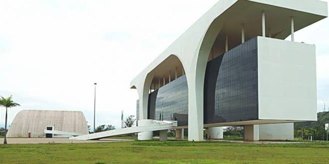 Eventos foram na Cidade Administrativa e em Araxá, terra natal de Romeu Zema
