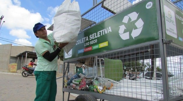 Montes Claros - Autoridades e ambientalistas defendem realização da coleta seletiva através do cooperativismo