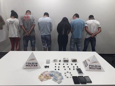 Montes Claros - Polícia Militar prende (06) pessoas envolvidas no tráfico de drogas e apreende ilícitos no bairro Cândida Câmara