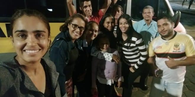 Montes Claros - Adventistas levam sopa, agasalho e esperança para pessoas em situação de rua