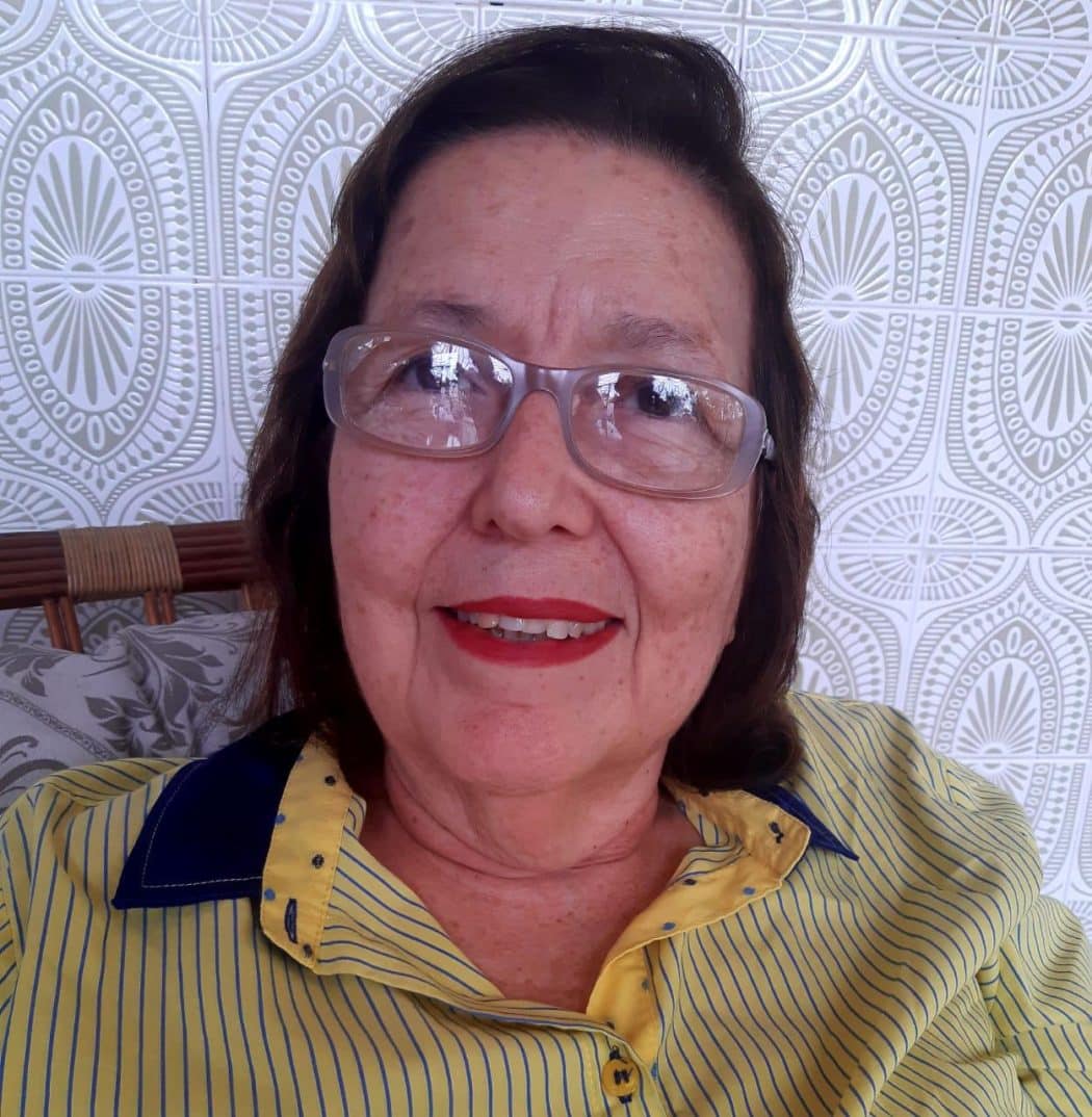 Montes Claros - Obras de Olívia Ikeda podem ser apreciadas no Painel Permanente de Poesia
