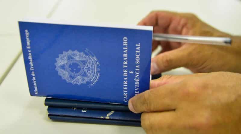 Brasil gera 43,8 mil empregos formais em julho