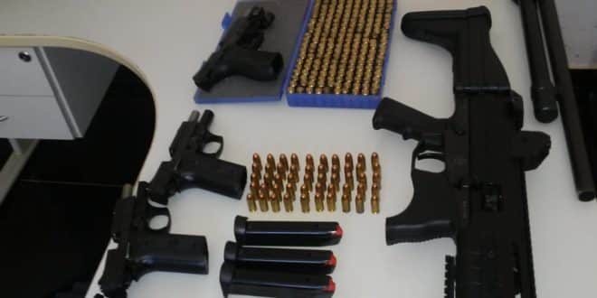 Norte de Minas - Polícia Militar e Polícia Civil prende homem por posse ilegal de armas de fogo de grosso calibre na zona rural de Cristália